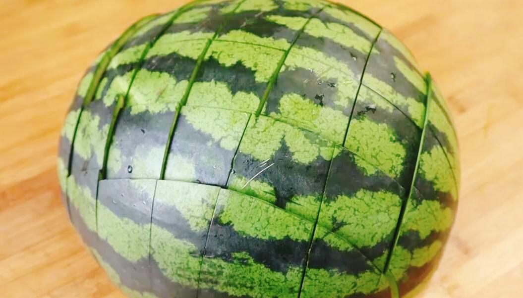 图片[3]-这5种切西瓜方法 简单吃完不脏手 大家都夸聪明-起舞食谱网