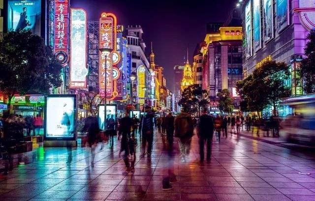 经济衰退会出现什么现象，经济衰退期普通人应该做什么（当国家出现经济大萧条时）