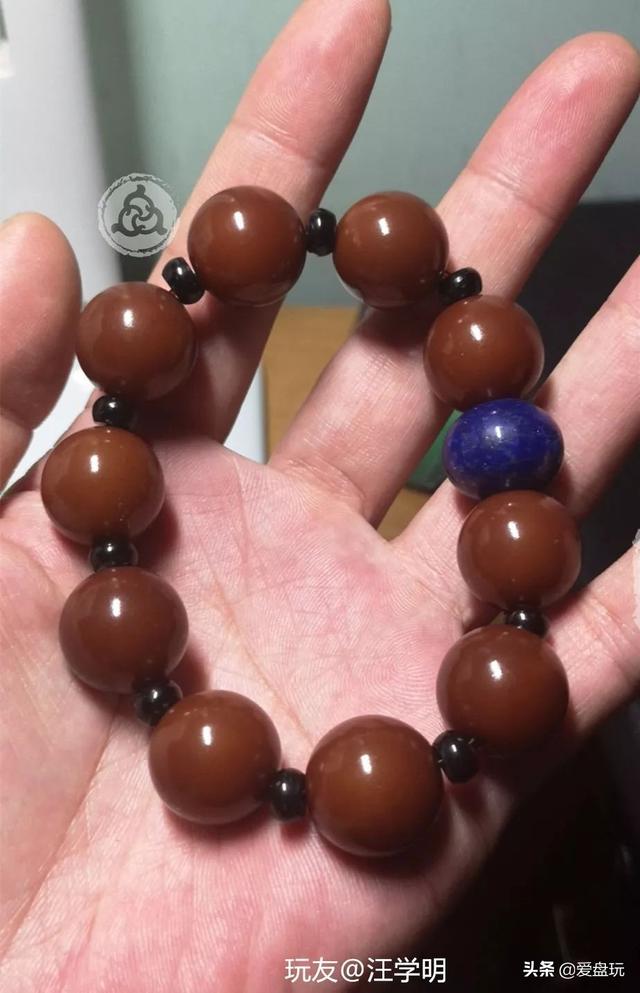 桃核手串什么样的最名贵，什么品种的桃核手串好有价值（这6种“白菜价”手串）