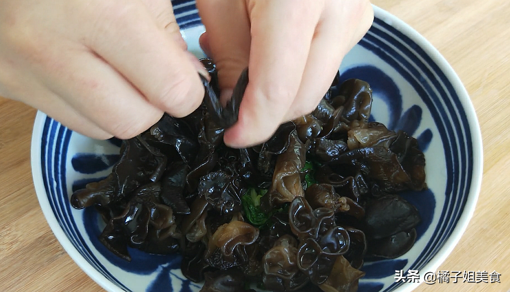 图片[4]-【芹菜叶炒木耳】做法步骤图 做法简单 美味而不腻-起舞食谱网