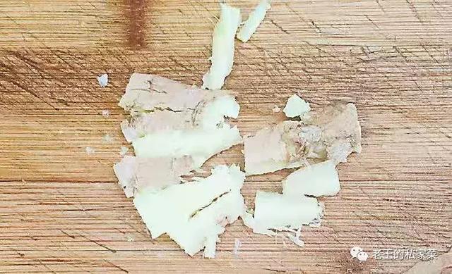 烟熏鱼干怎么做好吃，湖南烟熏鱼的家常做法（在家自己做健康卫生）