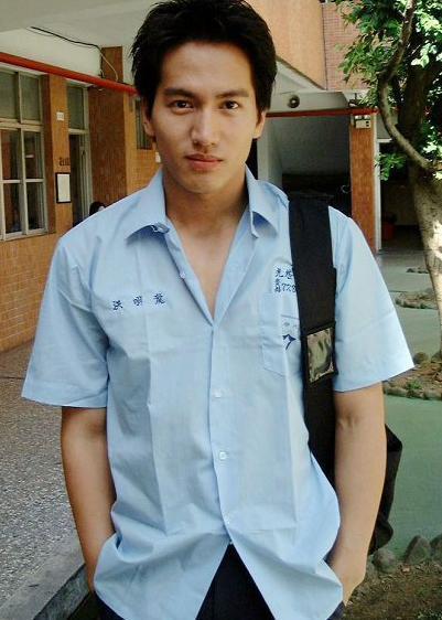 f4演的电视剧，流星花园f4成员名字（有人任由豪宅变废墟）