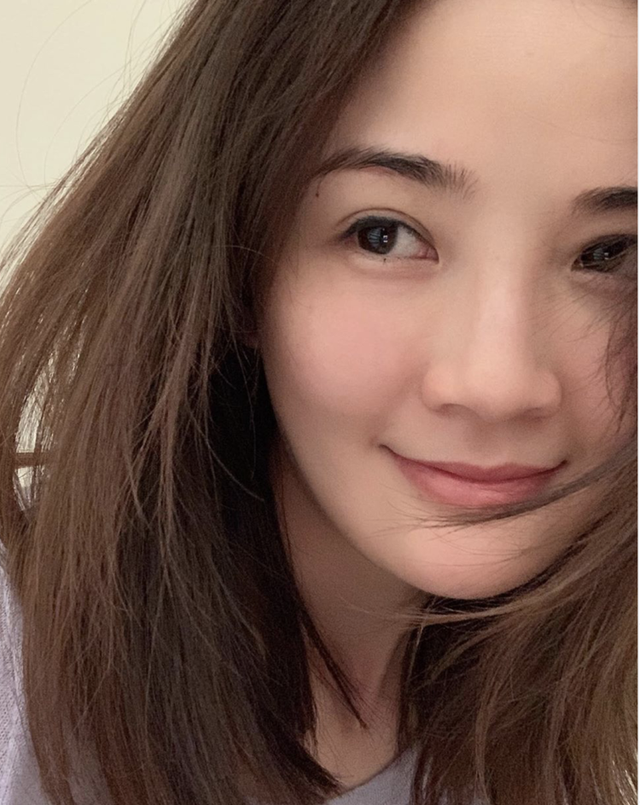 仿真眉和雾眉哪个持久，仿真眉和雾眉哪个自然（一文了解雾眉、丝雾眉、线条眉、植眉）