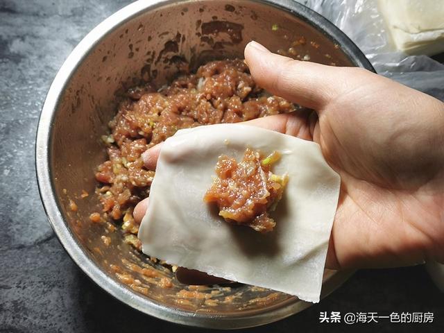 鲜肉小馄饨馅怎么调才好吃，鲜肉小馄饨馅怎么调才好吃窍门（猪肉馄饨这样做）