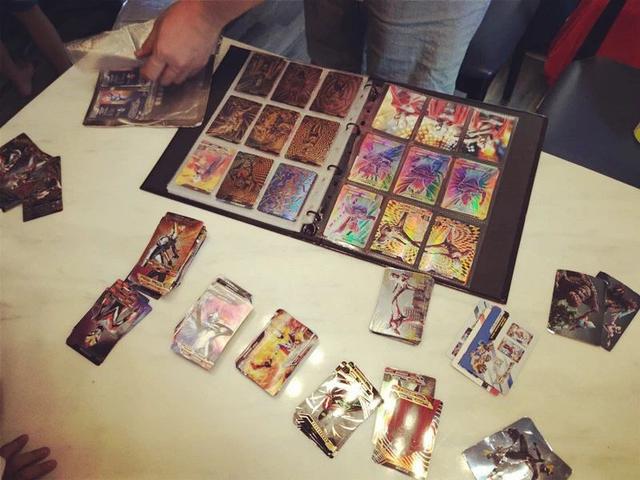 一元奥特曼卡包必出蓝gp技巧，一元包怎么抽蓝GP（老子跟儿子一起组团氪金可还行）