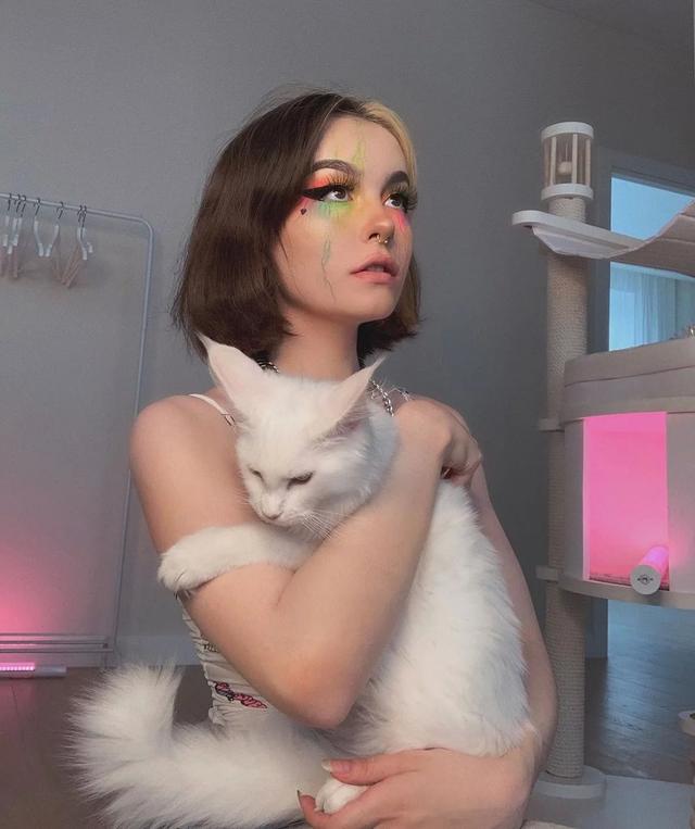 女御/风格/人都有各自的耿耿于怀，微信头像，女御/风格/人都有各自的耿耿于怀（优质欧美女头像）