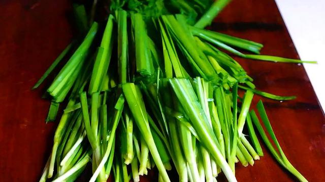 菲菜怎么炒好吃，菲菲菜怎么做好吃（大厨教你炒韭菜好吃秘诀）