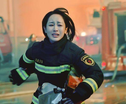 杨紫个人资料作品介绍，杨紫资料简介（杨紫的成长背后是父母的极致用心）