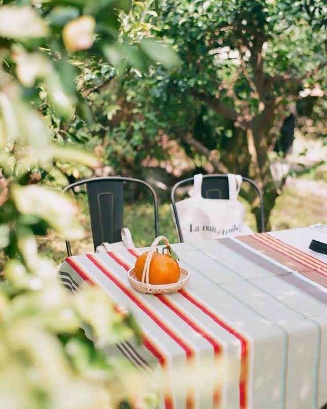 美好阳光且干净的女生头像  星空迷上了山野微信，美好阳光且干净的女生头像  星空迷上了山野，有雾有灯也有归人。（有哪些好看非人物的头像）