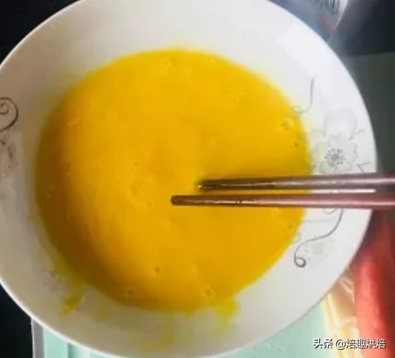 一根芝士热狗棒多少卡路里，一个芝士热狗的热量（香甜酥脆的芝士热狗棒）