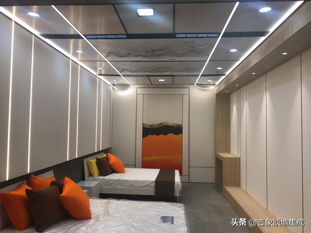 吊顶包工包料多少钱一平方，家庭装修吊顶包工包料多少钱一平（详解新房集成吊顶多少钱一平方包工包料）