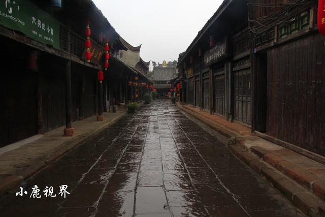成都黄龙溪古镇好玩吗，成都黄龙溪古镇有什么好玩的（微雨中游览黄龙溪古镇）