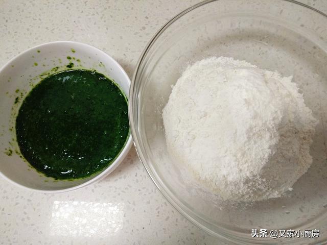 菠菜面的家常做法，教你在家做陕西特色面食菠菜面