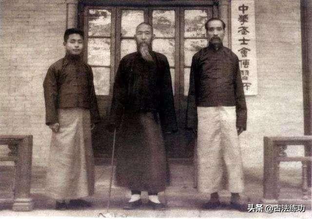 如何练武术，如何练武术中的旋子（一笑看尽天下花——实用的武术怎么练）