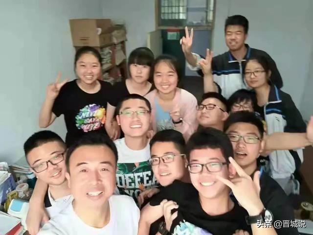 总裁的替身前妻冠华居燕子717微博，燕子712原创歌曲（晋城一中学子接力传承继续一中执教）