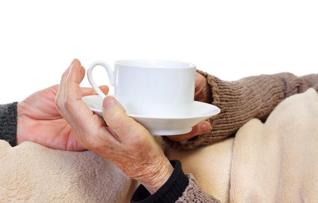 高血压喝什么茶最好，老年人高血压喝什么茶可以降下来（能降低血压还是升高血压）