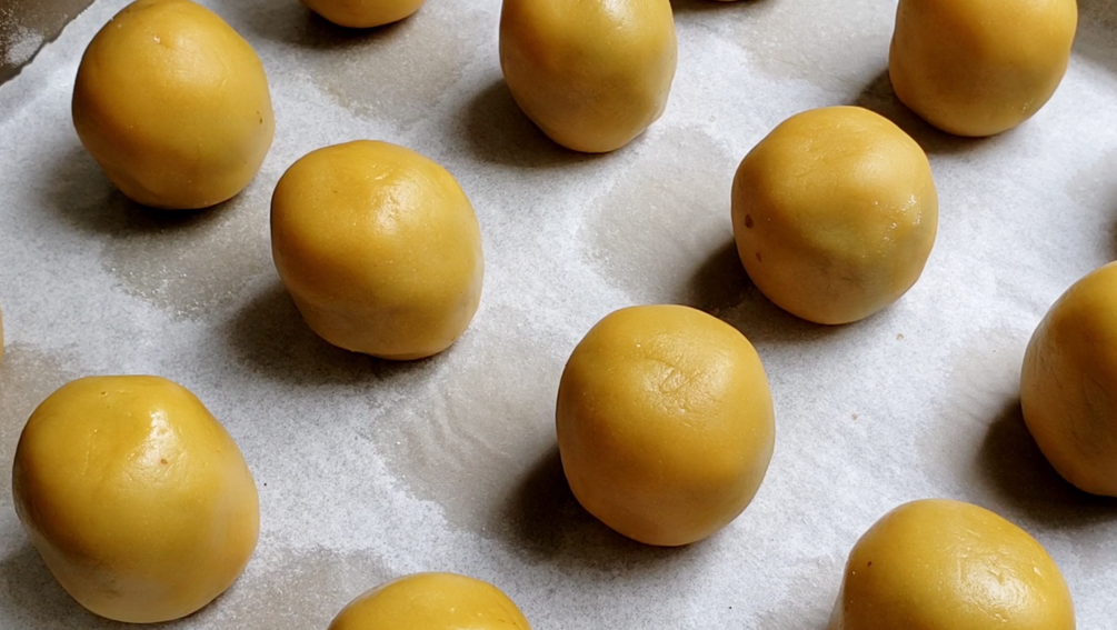 圖片[5]-【豆沙蛋黃月餅】做法步驟圖 香甜沙軟 比買的還好吃-起舞食譜網(wǎng)