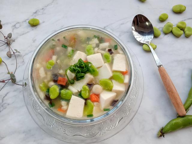 白玉豆腐汤的做法，豆腐白玉汤是什么汤（翡翠白玉汤这样做）