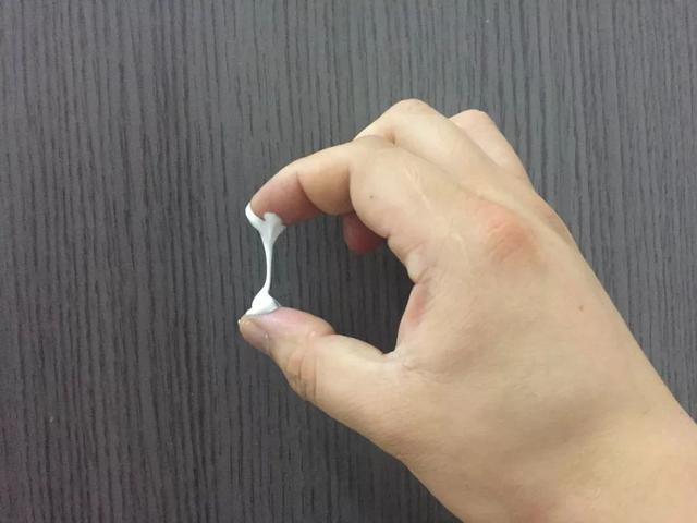 胶水怎么做简单教程，胶水怎么做简单教程不用小苏打（胶水能粘住物体的原理是什么）