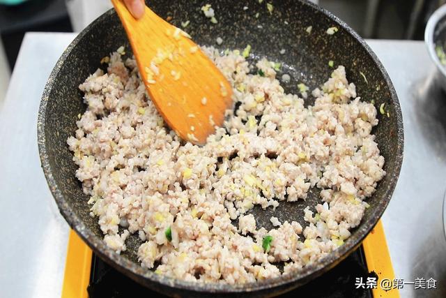 香菇肉馅饺子怎么调馅，家常香菇肉馅怎么调（教你做香菇肉酱）