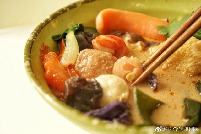 厦门大学嘉庚学院是几本，厦门嘉庚学院怎么样（这5所大学伙食堪比饭店）