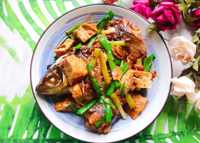 草魚豆腐怎麼做好吃,草魚的做法大全家常菜 視頻(夏天多給家人吃魚)