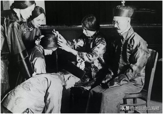 平妻和正妻的区别，古代平妻的子女是嫡出还是庶出（与“正妻”平起平坐的“平妻”）
