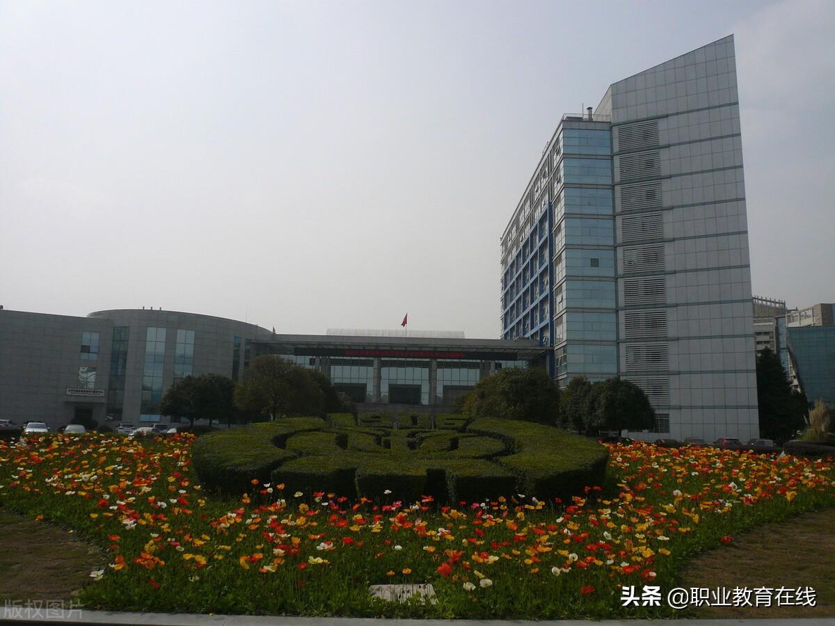 成都专科学校排名及分数线2017（成都一城独大）