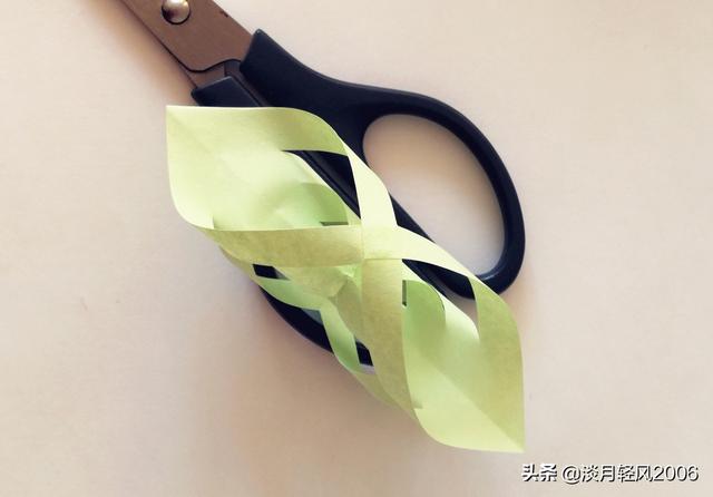 雪花窗花怎么剪，怎么剪窗花 雪花（带孩子做一个立体雪花）