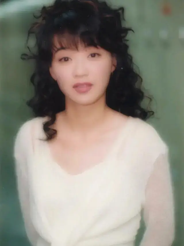 陈慧娴老公是谁，陈慧娴老公是谁（55岁的一代歌后陈慧娴）