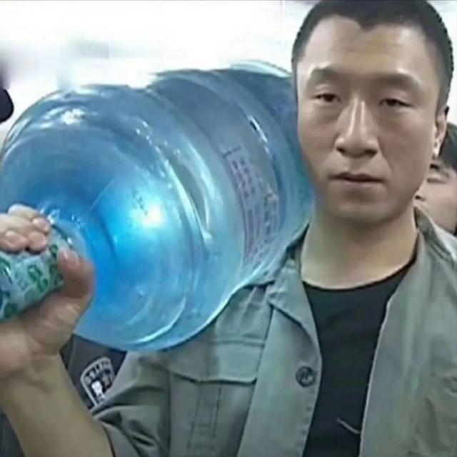 男头。忘掉种过的花，微信头像，男头。忘掉种过的花，重新开始。（“其实我不太懂喜欢）