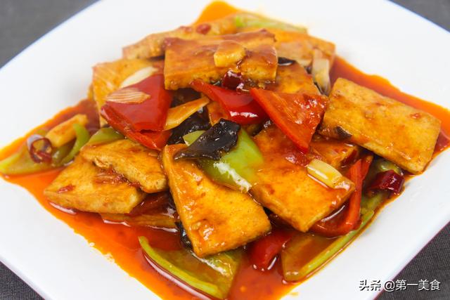 豆腐怎么做最好吃又简单，豆腐怎么做好吃又简单（厨师长分享家常豆腐的简单做法）