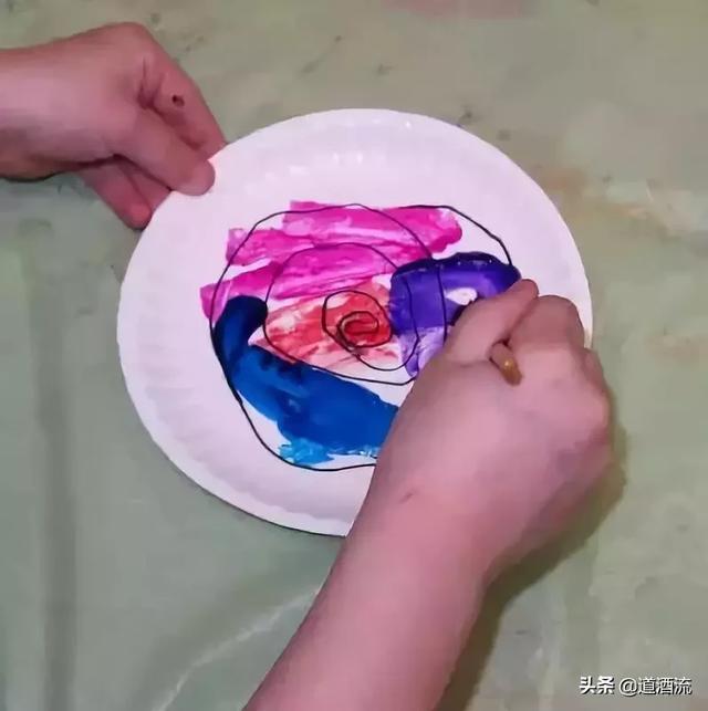 幼儿园大班手工纸质飞盘制作方法，承包幼儿园整个学期美工课堂