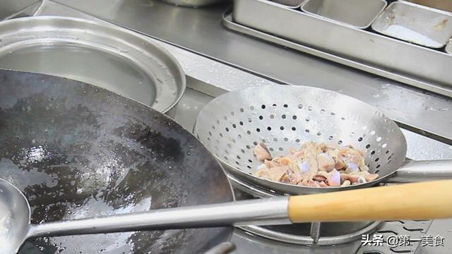 如何炒鸡胗好吃，怎样炒鸡胗好吃（在家能做出饭店味道）