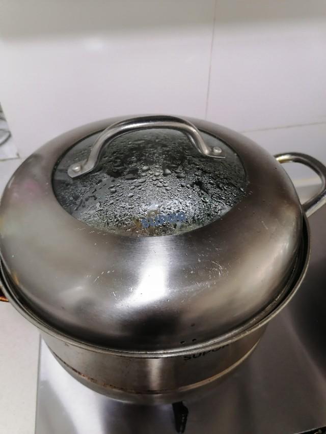 罗非鱼清蒸的做法，清蒸罗非鱼最正确的做法（清蒸海罗非鱼<也可叫海鲫鱼>）
