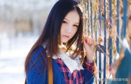 单色凌 - 眼泪都在笑歌词是什么，单色凌最火的歌（欢迎各位饭饭补充）