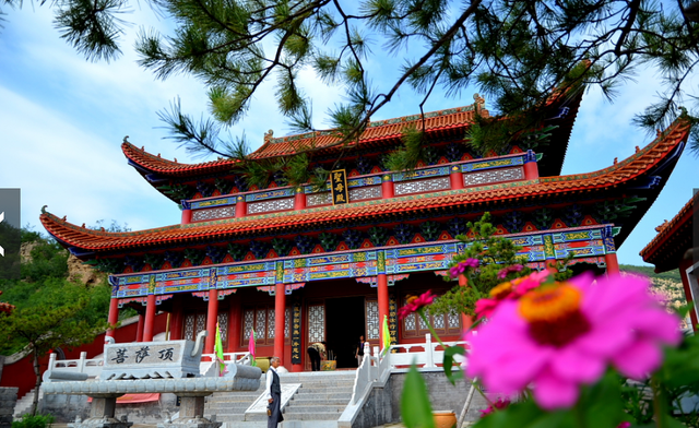 僧、尼、道共居一山修行  承德丰宁白云古洞景区，僧、尼、道共居一山修行（有一桥飞架两山之间的千年古刹）