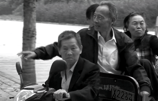 知青周萍的结局，周萍最后的结局是自杀（指导员被纳为重点嫌疑对象）