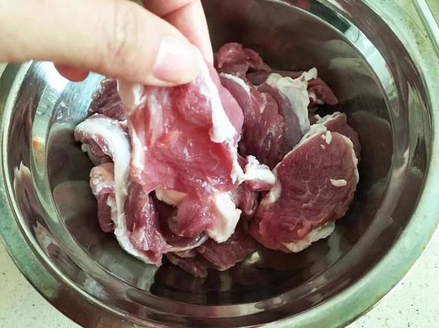 炸肉段的家常做法，东北干炸肉段怎么做（放多久都能保持酥脆口感）