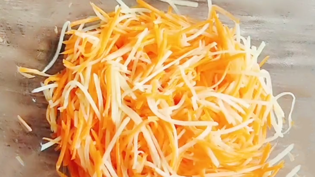 圖片[2]-【胡蘿卜絲雞蛋餅】做法步驟圖 補(bǔ)鈣明目長(zhǎng)個(gè)子 孩子也喜歡吃-起舞食譜網(wǎng)