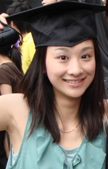 穆婷婷为什么退出娱乐圈，穆婷婷是明星吗（自嘲“不属于娱乐圈”的穆婷婷哪去了）