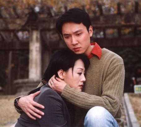 赵丽颖前夫冯绍峰的劲爆情史，和为他做主的女人们