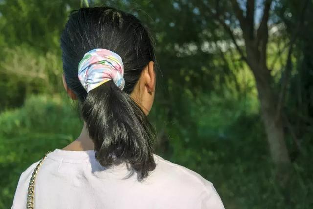 无缝头巾的10种戴法，用毛巾做头巾的戴法（百变魔术头巾的使用方法）