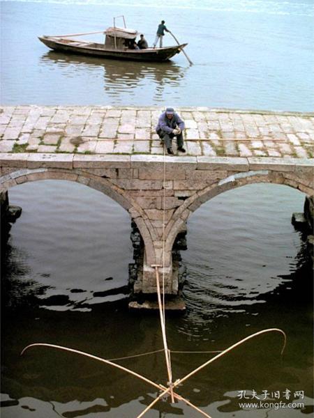 1979年属羊的戴什么饰品旺财，1979属羊佩戴什么饰物（旧日影像：江苏苏州）