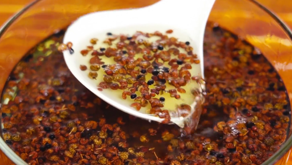 【花椒油】做法步骤图 又香又麻 炒菜拌面更香-起舞食谱网