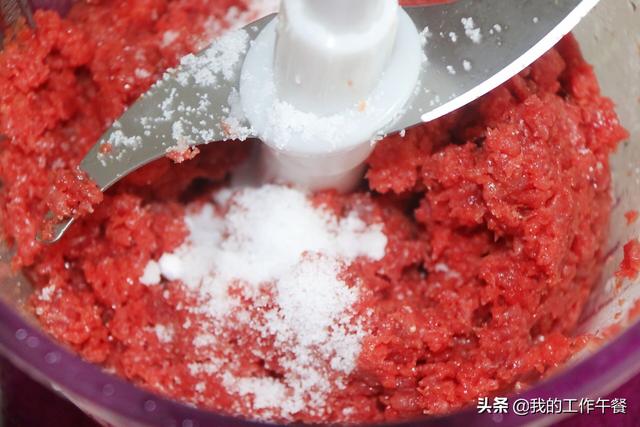 牛肉丸的制作方法，如何做出来的牛肉丸好吃（家庭版制作Q弹的牛肉丸）