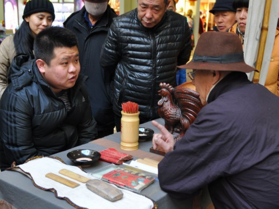算命伤官是什么意思，伤官是什么意思（人真的能通过“算命”知晓自己的命运吗）