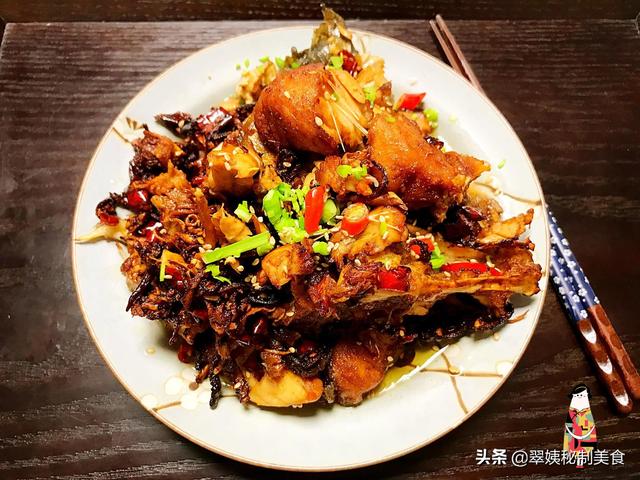 糍粑鱼怎样做才好吃，口味咸辣、香气扑鼻的湖北名吃糍粑鱼你会做吗