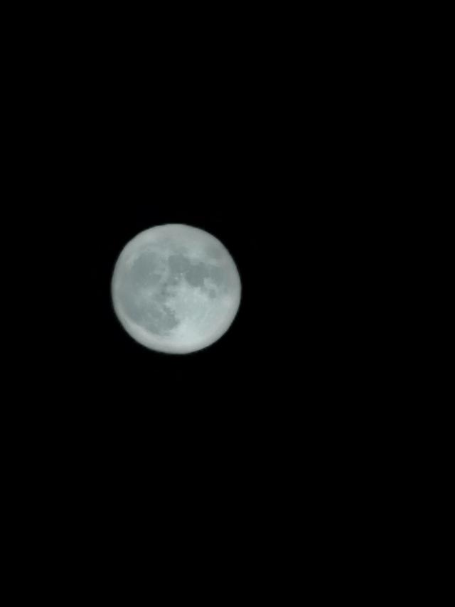 八月十五的月亮，八月十五的月亮打一成语（八月十五的月亮打一成语是什么成语）