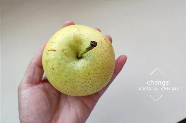 蒸梨的功效与作用，蒸苹果的功效与作用（把这两样和梨一起蒸）